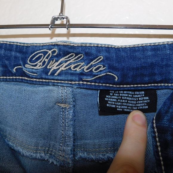 Buffalo David Bitton Jeans Ladies Size 12 x 30 Embroidered Designer Indigo Denim - Picture 2 of 9